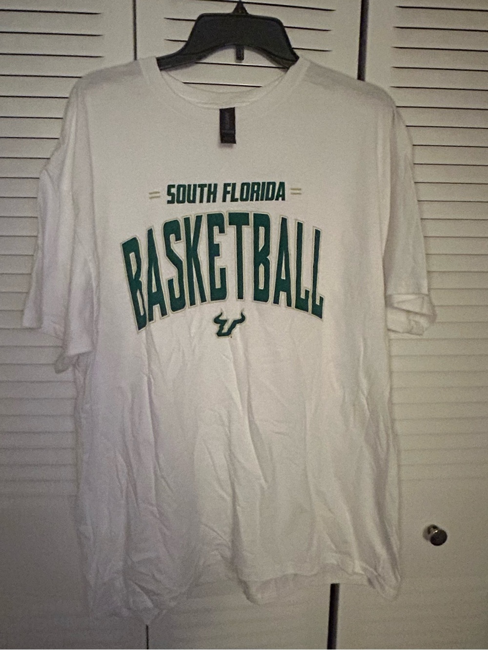 Gildan White T-Shirt with Green South Florida Basketball Graphic 100% Cotton